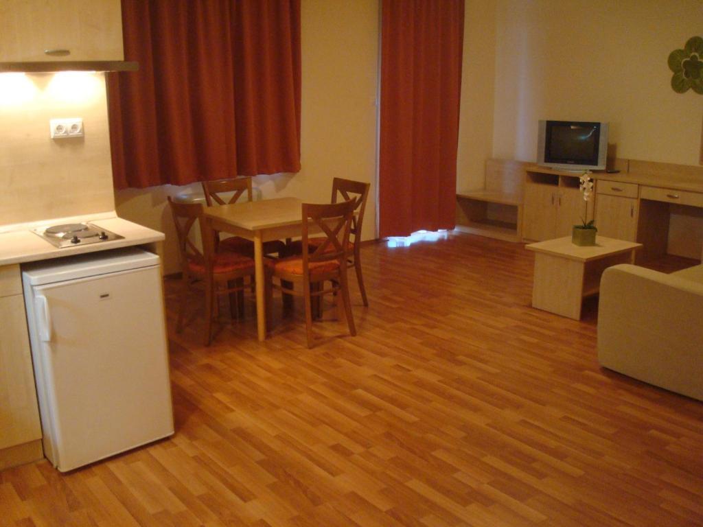 Hajdúszoboszló Carpe Diem Apartment חדר תמונה